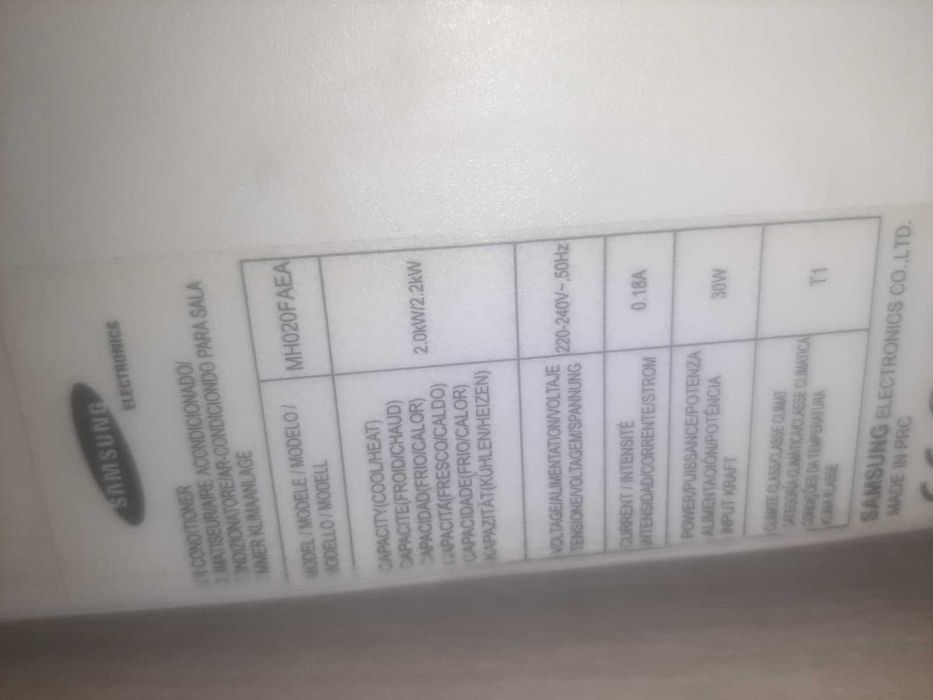 Máquinas Ar Condicionado multisplit Samsung com comandos e suportes