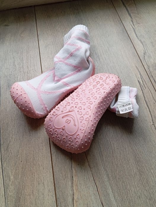 Buciki papcie skarpetki skarpetkowe