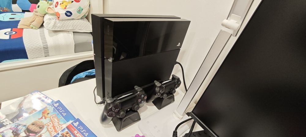PlayStation  4 impecável