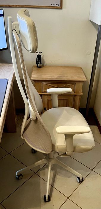 Cadeira de escritório IKEA JÄRVFJÄLLET com braços – excelente estado