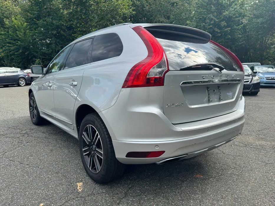 Volvo XC60      2016