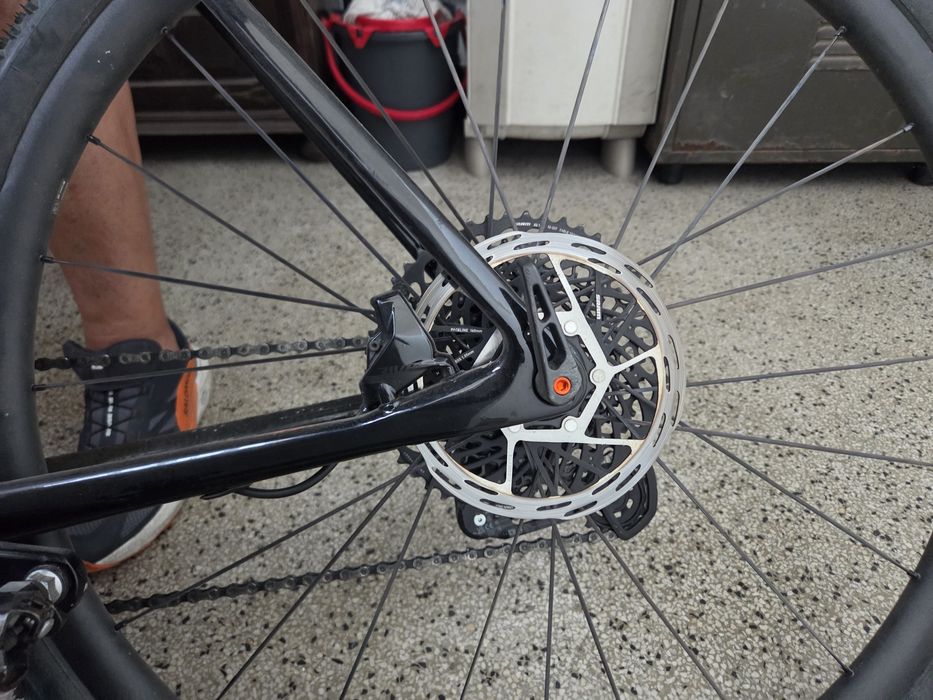 Bicicleta Gravel, KTM, Carbono, ano 2022, rodas DT swiss, Mono prato; cassete 10-50; prato pedaleiro 42 dentes,