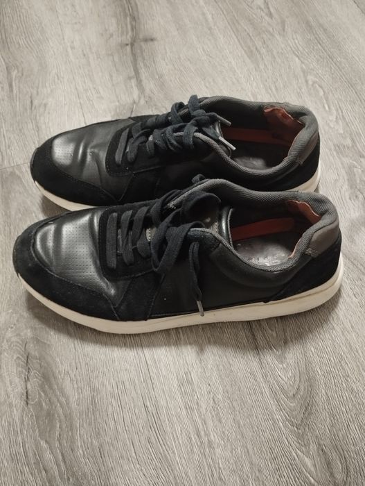 Кросівки, кросовки