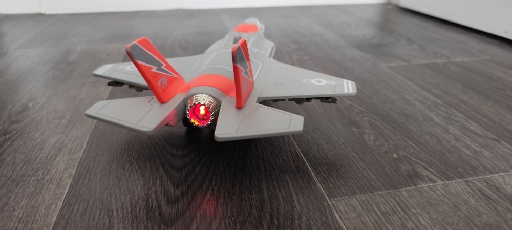 Продам літак. Винищувач