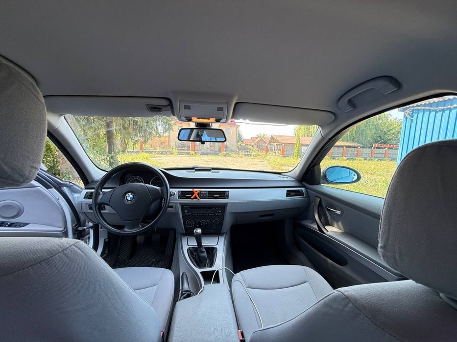 BMW e90 320i в рідній фарбі