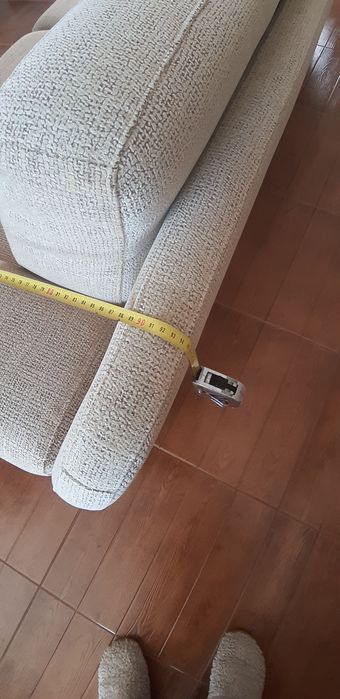 Sofa 3 lugares com 2 Puffs