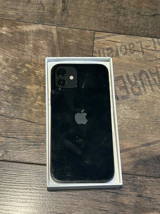 iPhone 12, dobry stan.