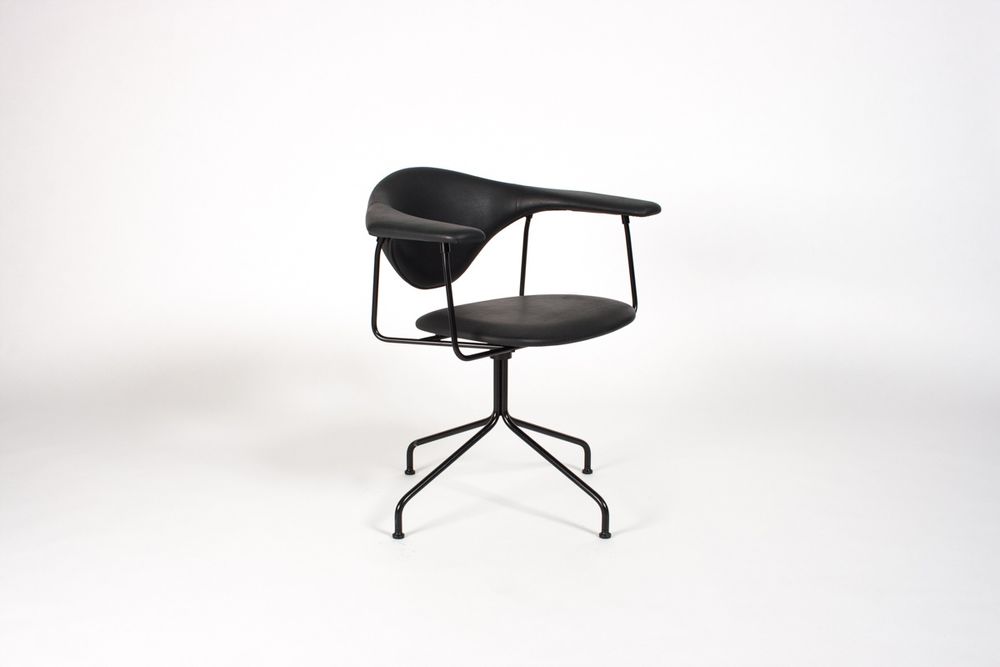 Conjunto 6x cadeiras Gubi modelo Masculo pele preta