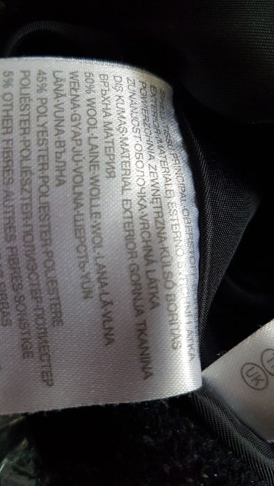 Kurtka -płaszczyk rozm 36 firmy C&A (50% wełny)