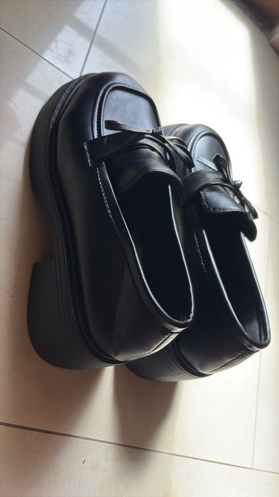 Sapatos pretos femininos