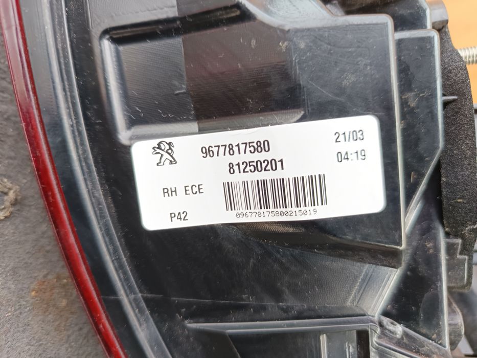 PEUGEOT 308 T9 HB Lampa Tylna Prawa F-vat