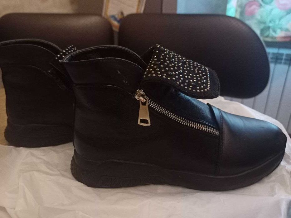 Черевики для дівчинки, розмір 37, б/у