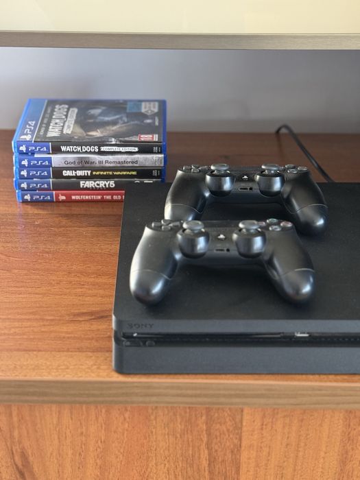 PlayStation 4 Slim 1 TB CUH-216TB  2 Pady zestaw 5 gier