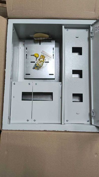 Корпус вбудований металевий ЩУРв-3/18зо-1 36 УХЛ3 IP31, IEK