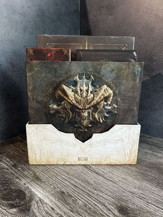 DIABLO III Collector's Edition PC - повна комплектація