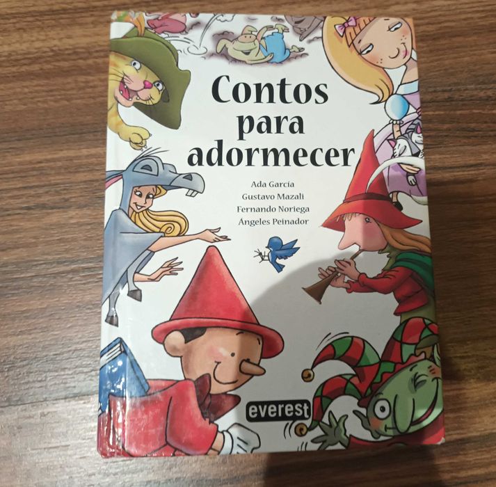 Livros  para jovem e brinquedos