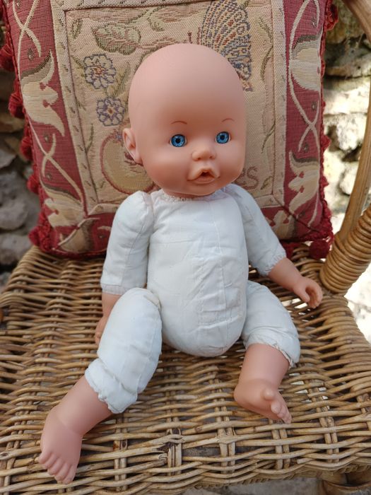 Boneca vintage Famosa  numerada:T-2492-07