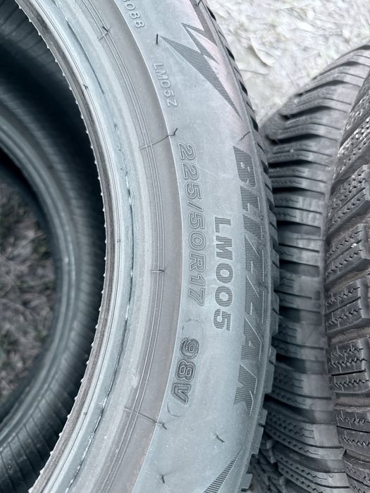 225 50 17 Bridgestone LM005 99% 2023 Шини Зима