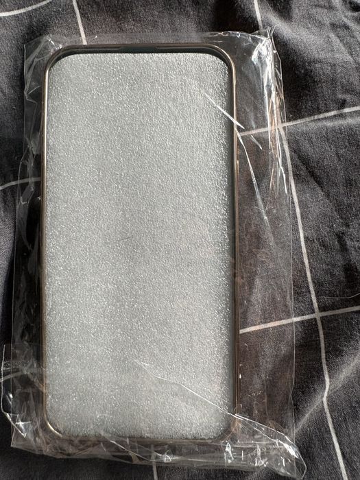 Etui dla Iphone 13, nowe