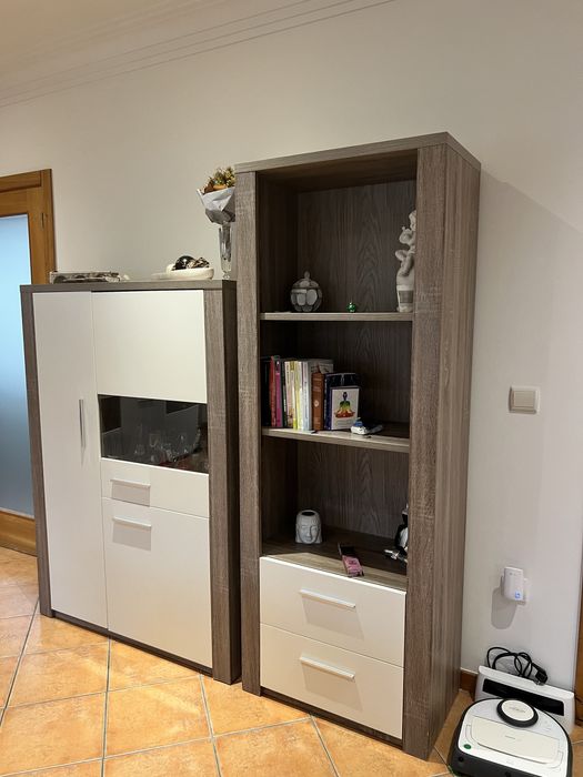 Conjunto de Móveis e Espelho