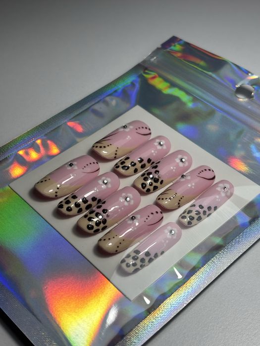 Tipsy press on nails