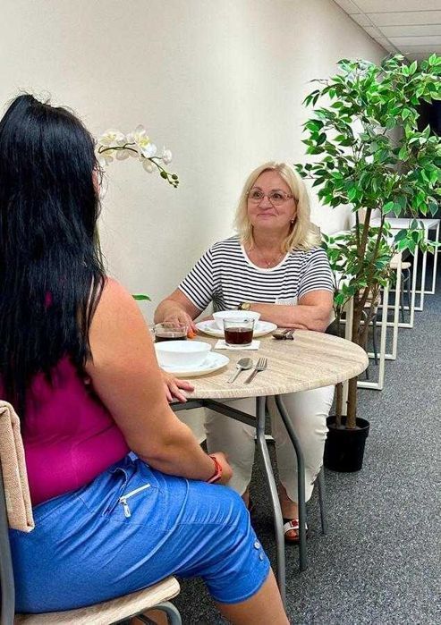 Ліжко-місце, в пішій доступності метро Деміївська Хостел Київ !