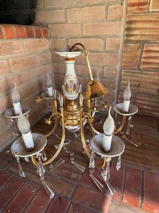 Conjunto de Iluminação Vintage – Lustre 5 Luzes + 4 Apliques em Cristal e Porcelana