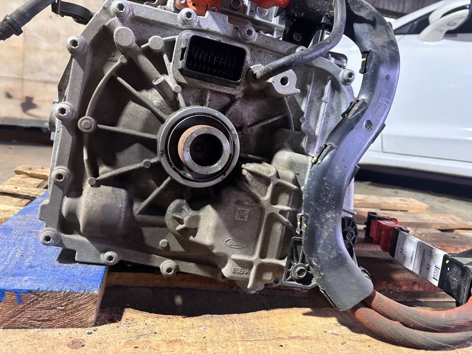 Mustang Mach-e двигатель задний