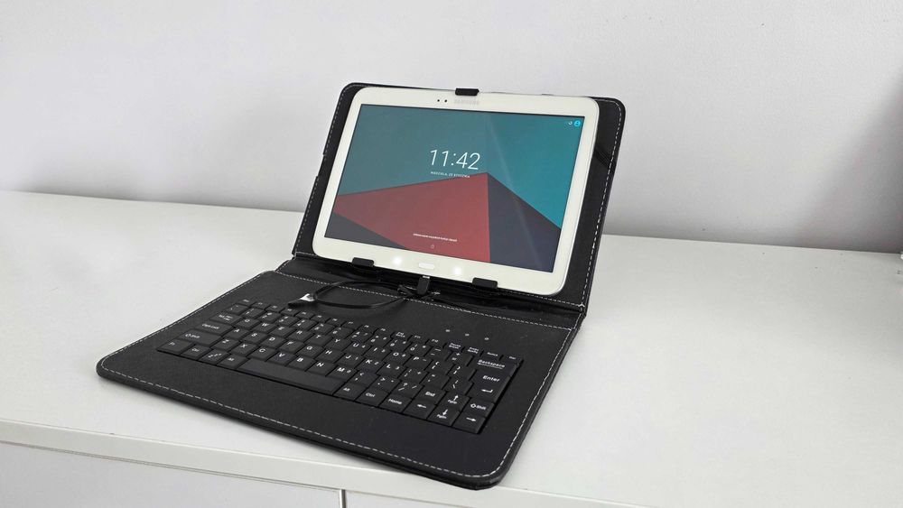 Samsung Galaxy Tab 3 GT-P5210 (LineageOS) + etui + klawiatura