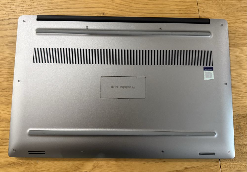 Dell precision 5540 Mobilna stacja robocza i7 32GB RAM 1TB dysk