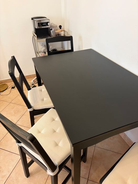 Mesa de jantar IKEA 4 lugares + cadeiras