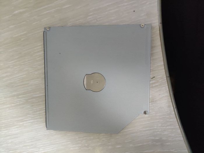 Hitachi/LG Super Multi DVD Writer GUE1N (Для ноутбуков)