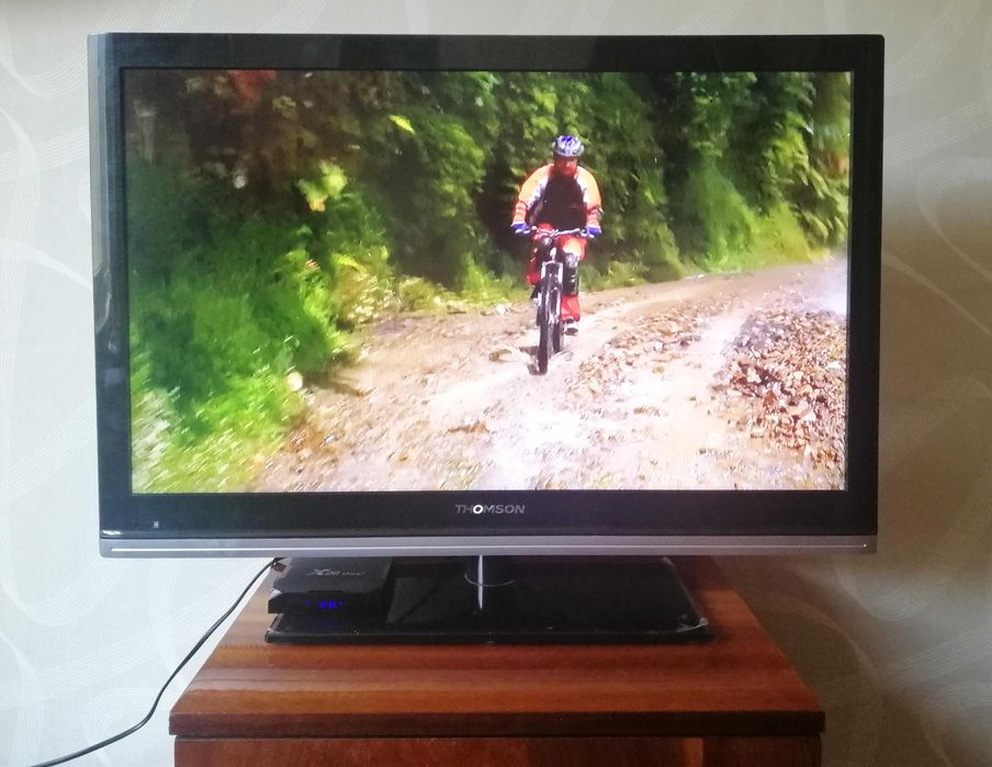 Телевизор Thomson 32D3200, экран 32"