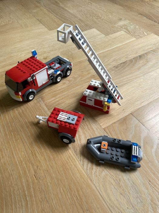 Lego city 7239 wóz strażacki