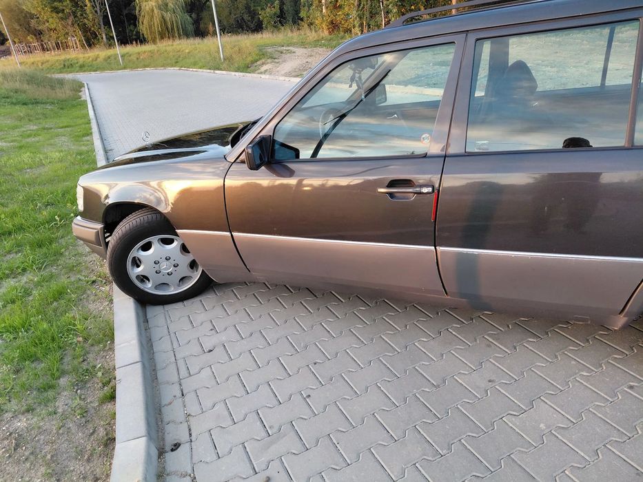 Mercedes-Benz W124