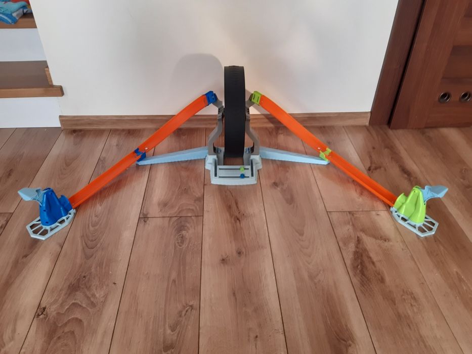 Tor okrągły Hot Wings