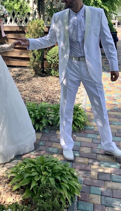 Мужской торжественный костюм 52 размера