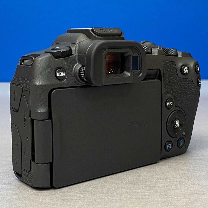 Canon EOS R8 (Corpo) - 24.2MP | 3 ANOS DE GARANTIA