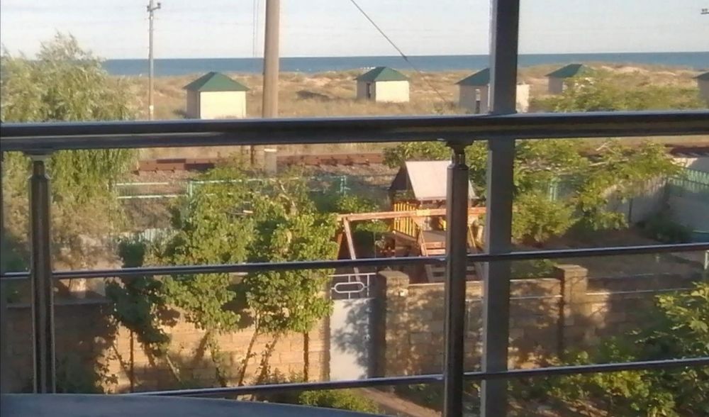 Сдаю   номера с удобствами, 120м до моря,  есть кухня, парковка во дворе