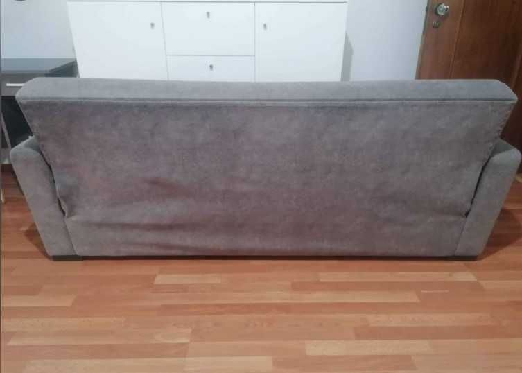 Sofá cama com arrumos