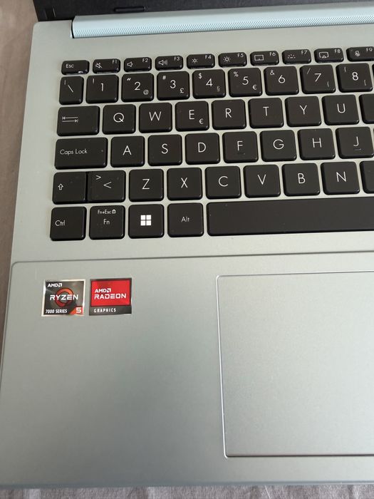 Portátil Asus Vivobook