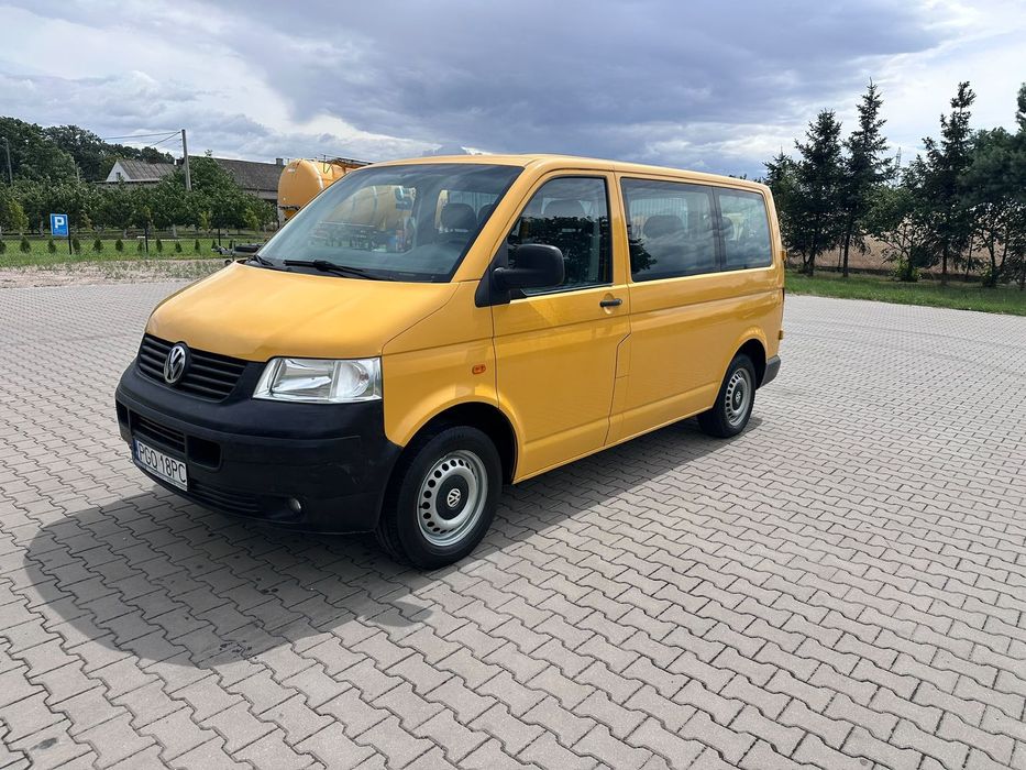 Volkswagen Caravelle Volkswagen Transporter T5 Caravelle