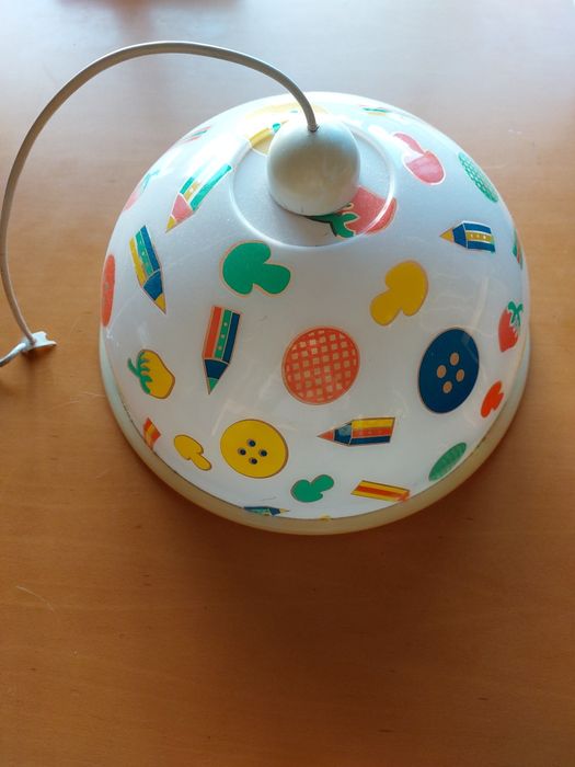 Candeeiro para quarto de criança