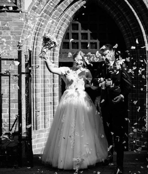 Suknia ślubna Salon ślubny „Bianka”