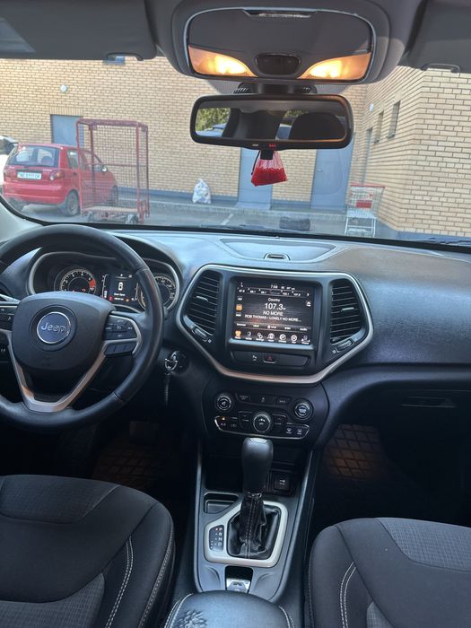 Продам Jeep Cherokee KL