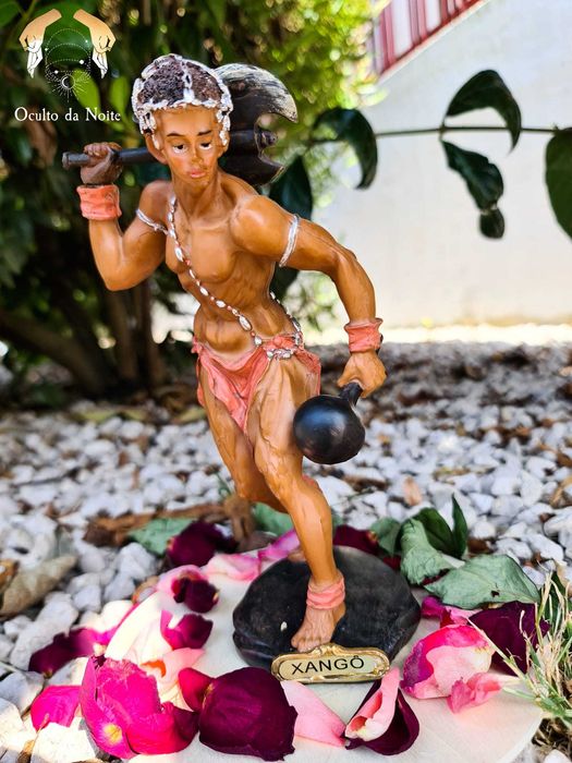Estátua Orixá Xangô
