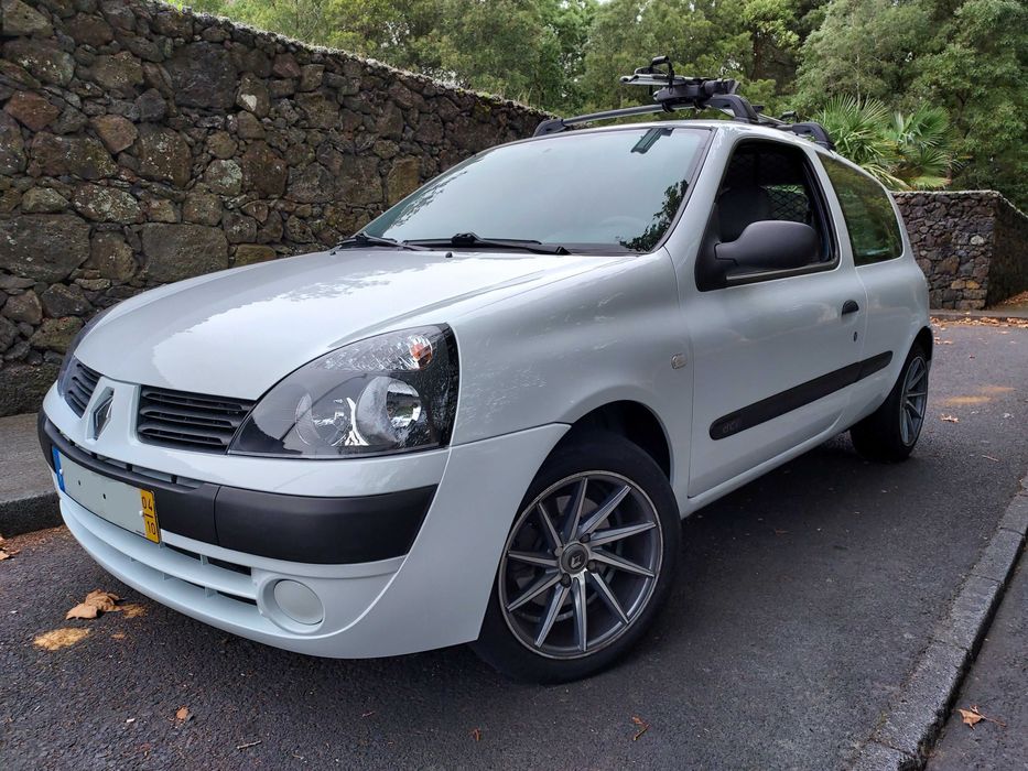 Renault Clio 1.5 dCi (impecável com poucos km)
