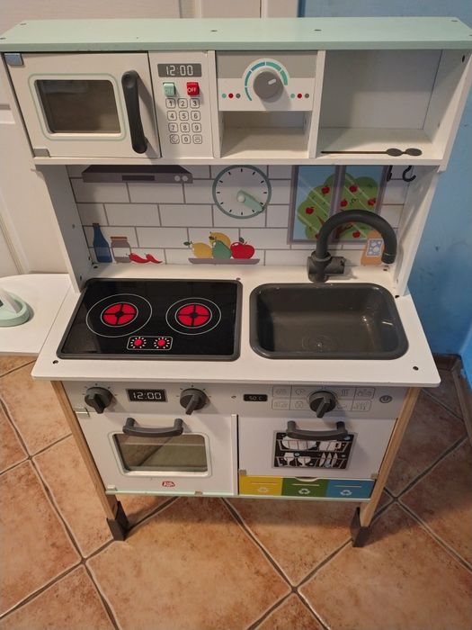 Zabawkowa kuchnia