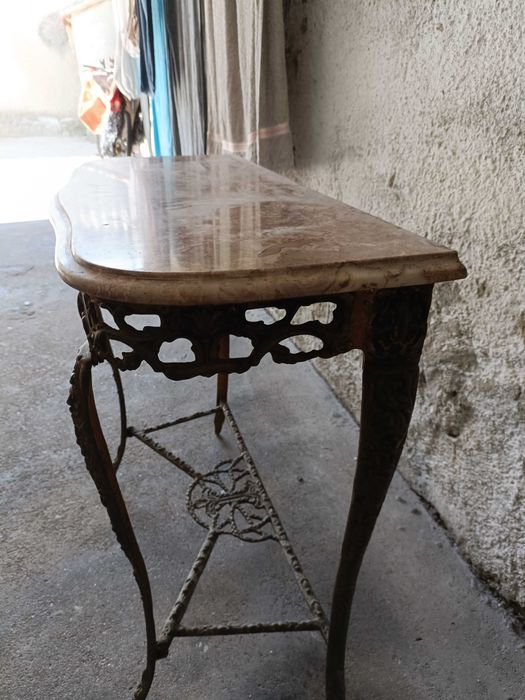 Aparador antigo corredor