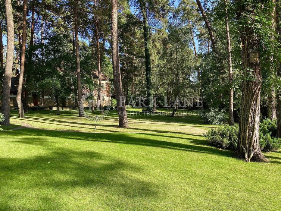 Романков. 430 м.кв. 50 соток земли.